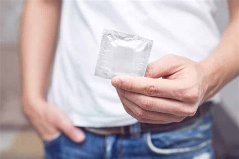 Nabutas na Condom: Paano Ito Maiiwasan, at Ano ang Dapat .